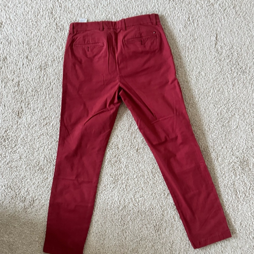 Tommy Hilfiger SlimFit 32” Red Chinos Flat Front Cotton Blend